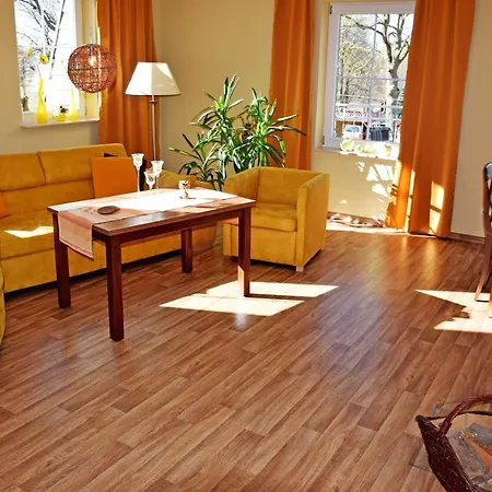 Gutshaus-Appartements mit Kamin, Sauna und Außenpool ***** Coldevitz Exterior foto