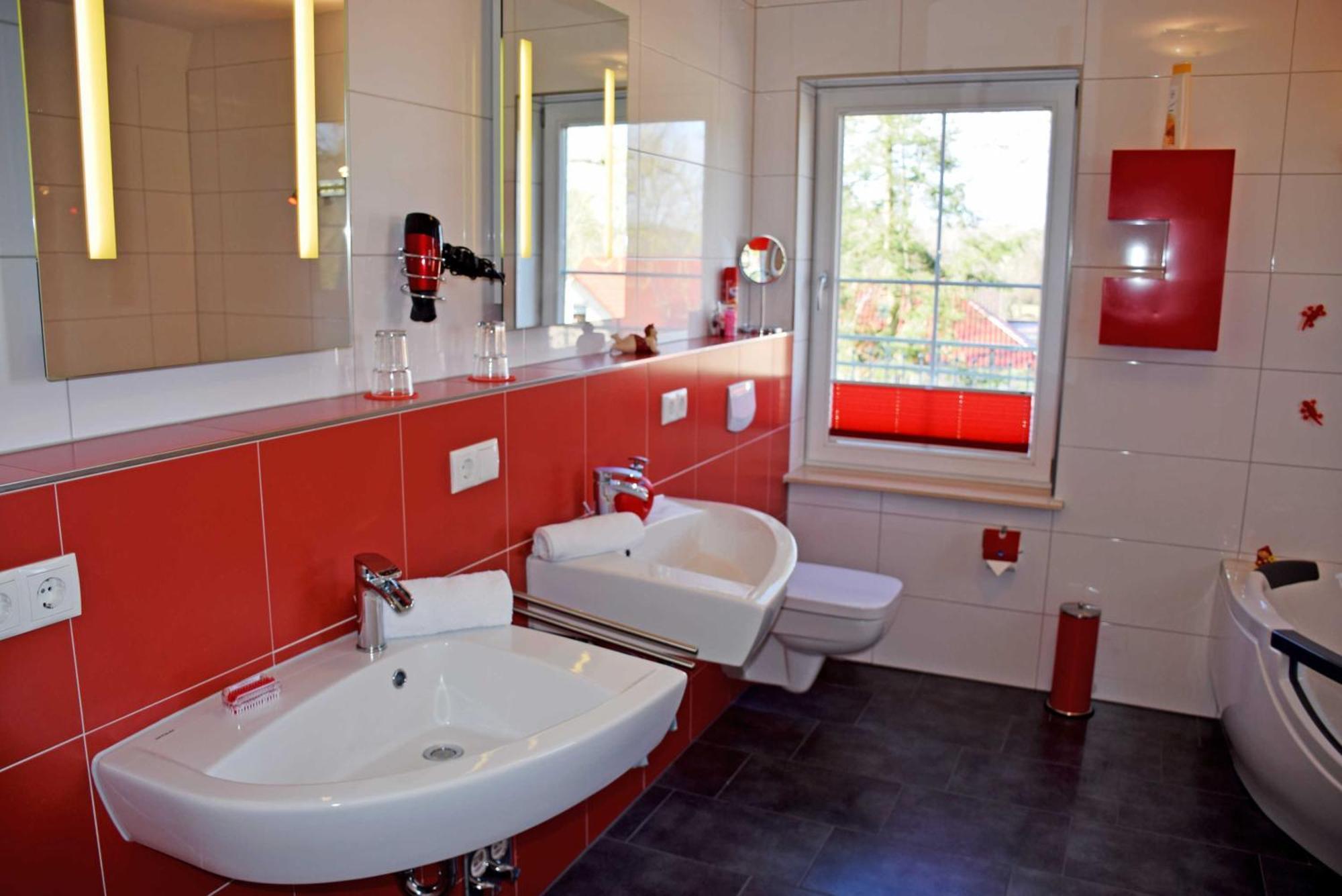 Gutshaus-appartements Mit Kamin, Sauna Und Außenpool ***** * Coldevitz