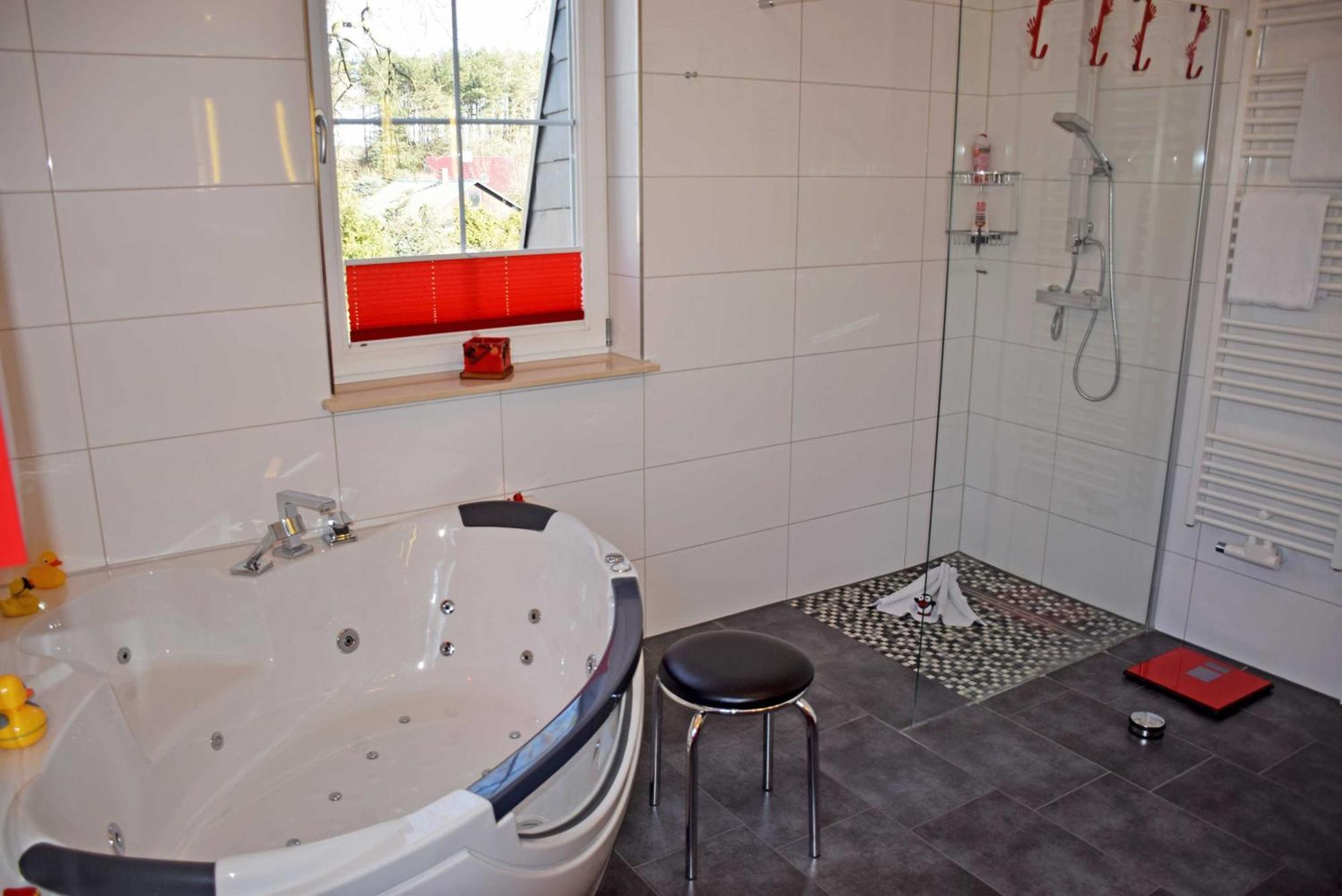 Gutshaus-appartements Mit Kamin, Sauna Und Außenpool ***** Apartment