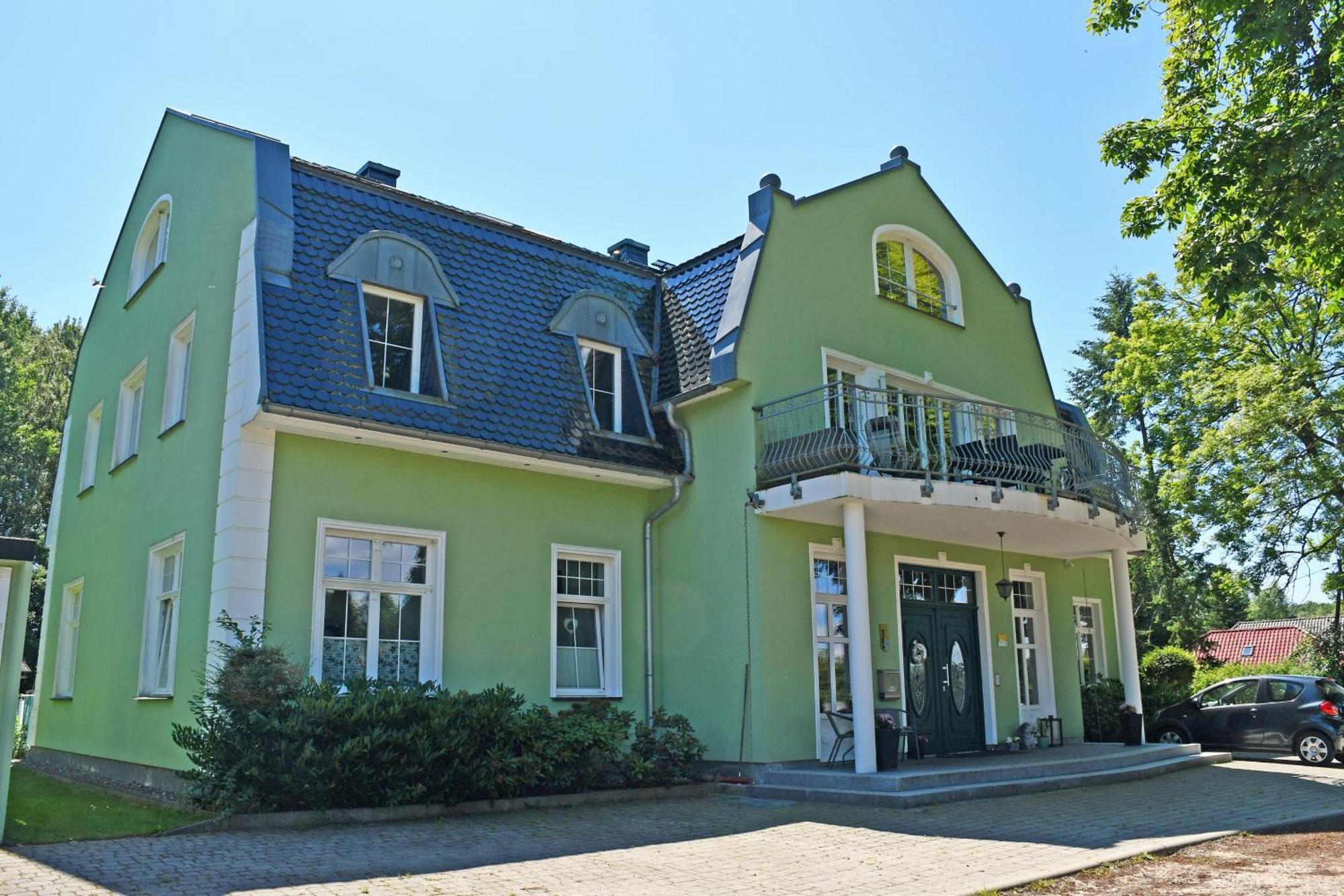 Gutshaus-appartements Mit Kamin, Sauna Und Außenpool *****