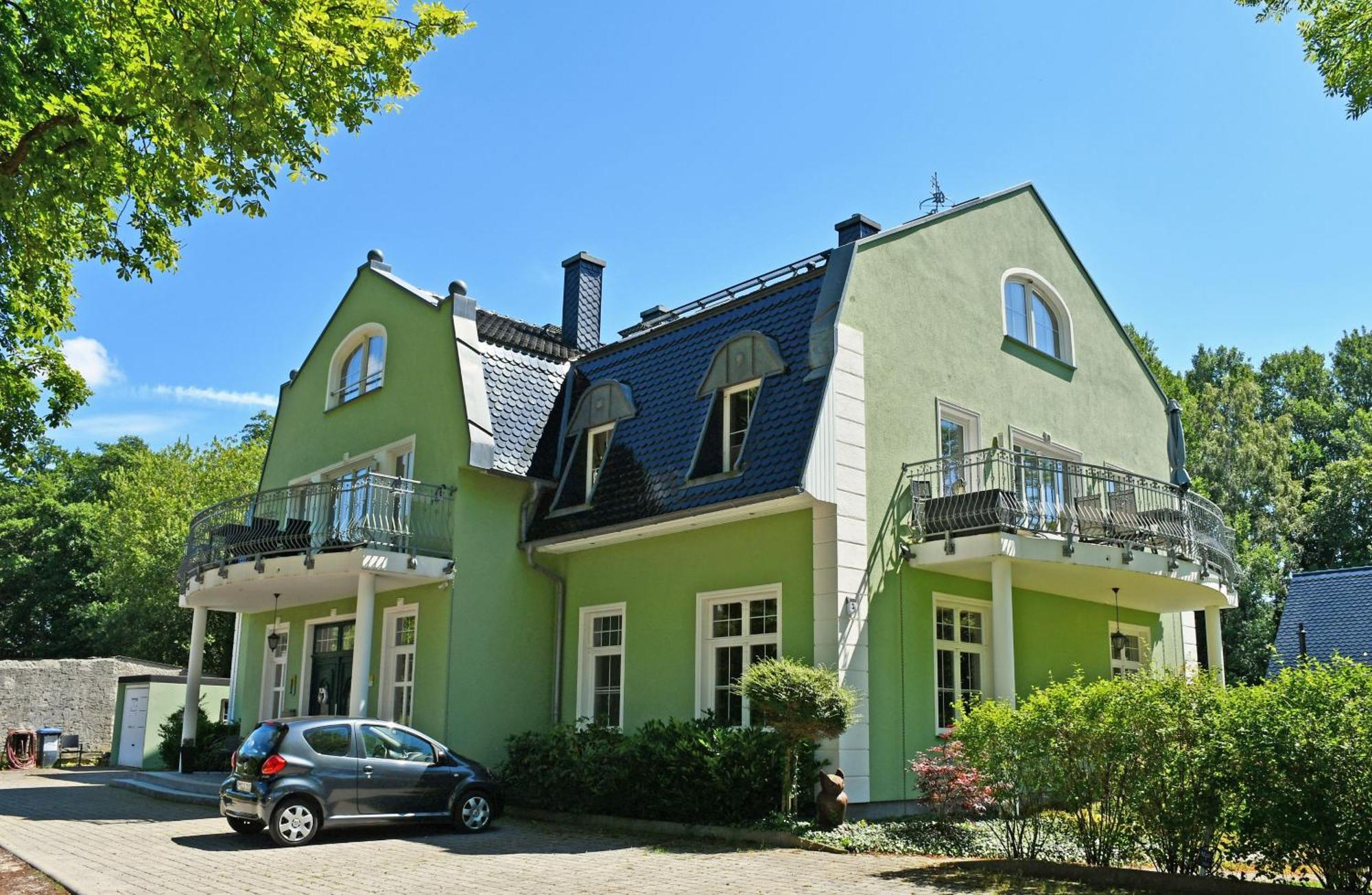 Gutshaus-appartements Mit Kamin, Sauna Und Außenpool ***** Apartment *