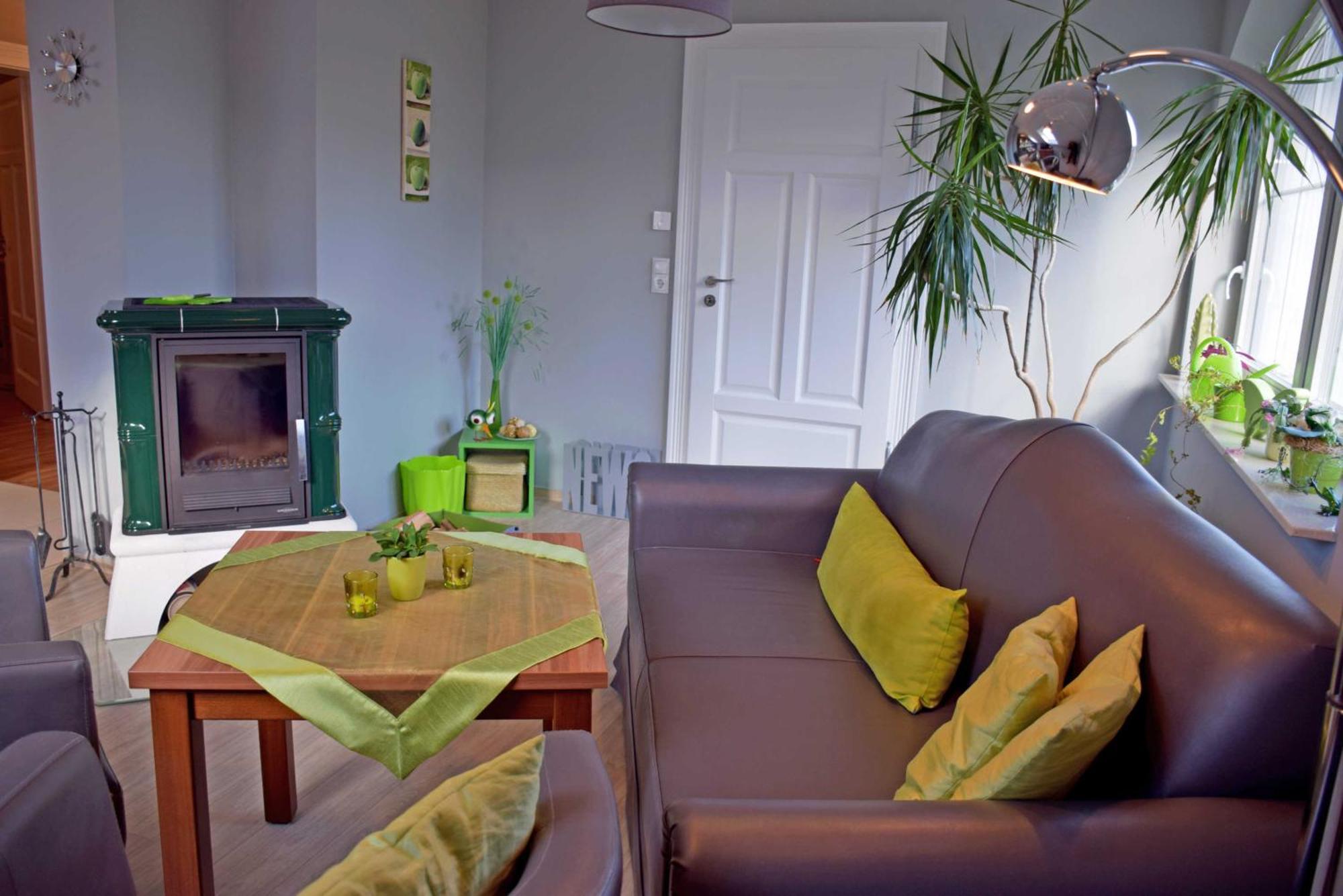 Gutshaus-appartements Mit Kamin, Sauna Und Außenpool ***** *