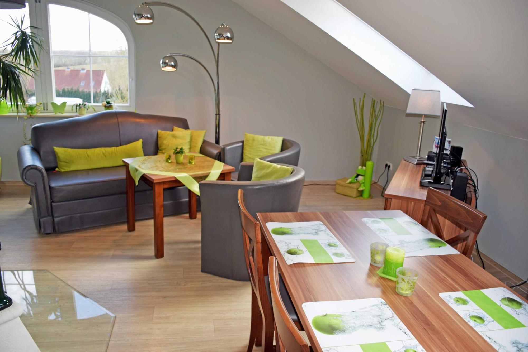 Gutshaus-appartements Mit Kamin, Sauna Und Außenpool ***** * Coldevitz
