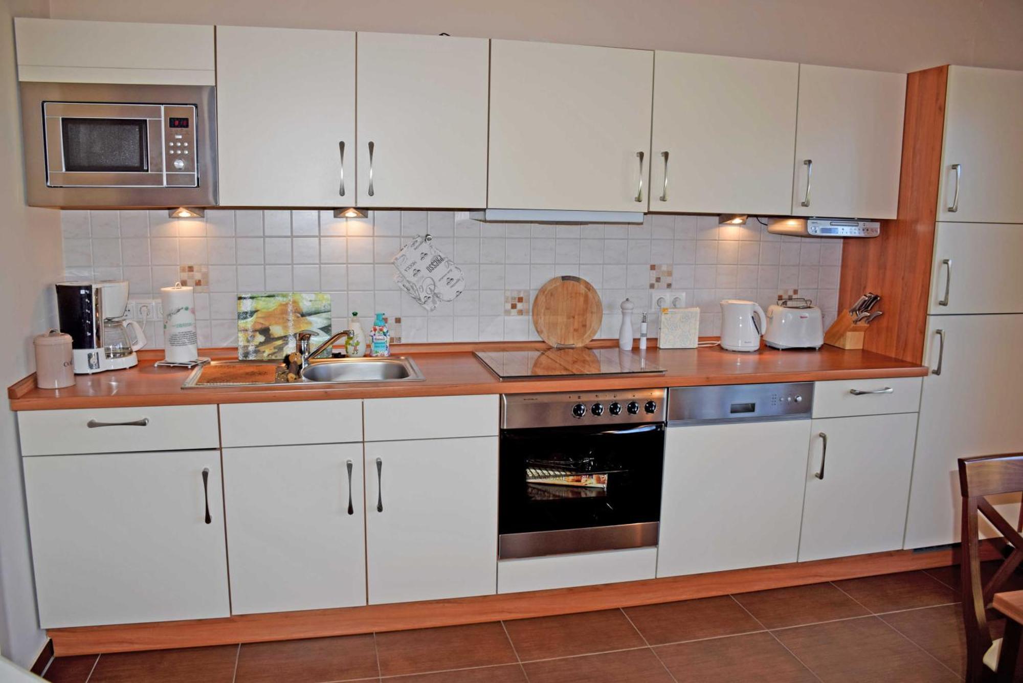 Gutshaus-appartements Mit Kamin, Sauna Und Außenpool *****