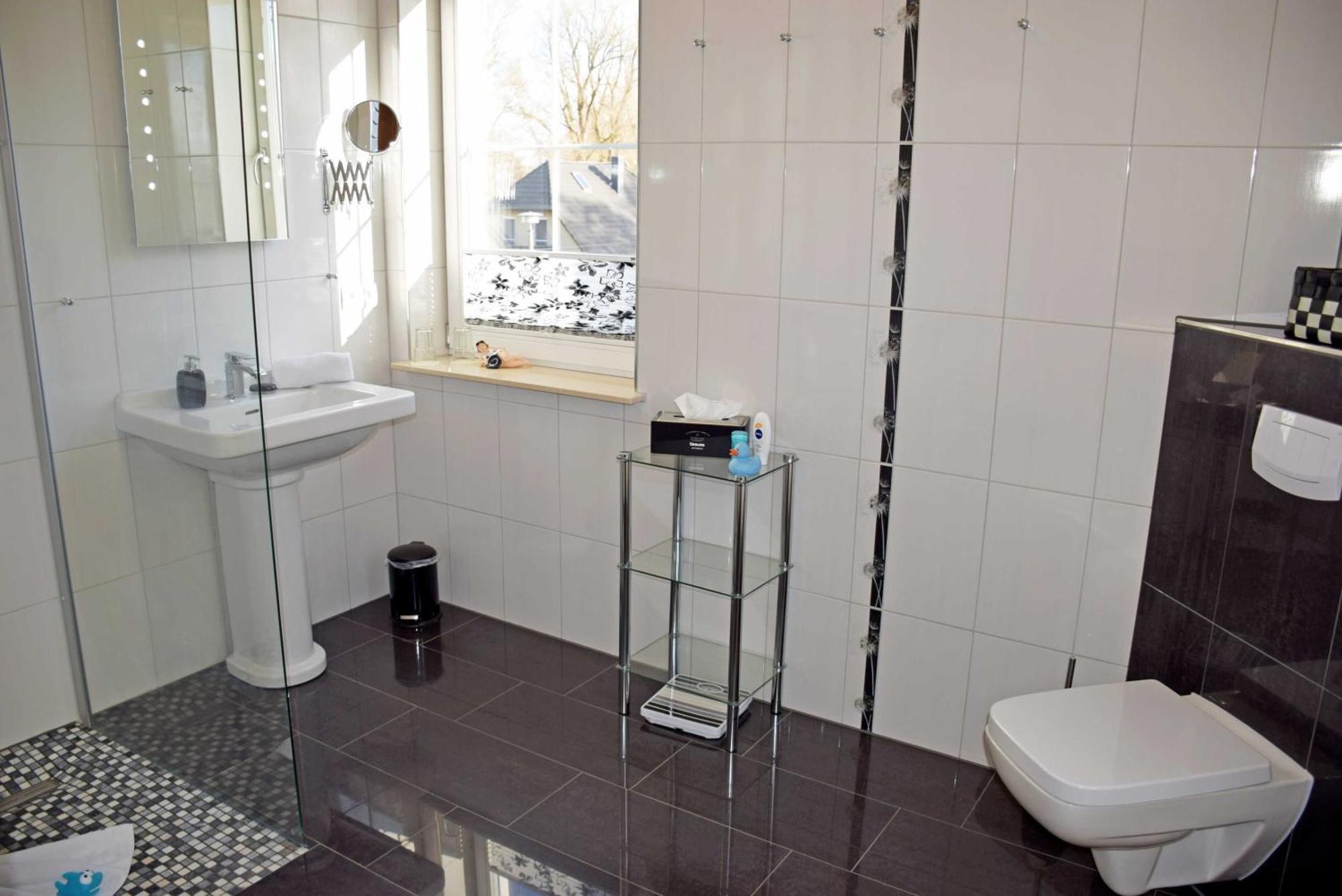 Gutshaus-appartements Mit Kamin, Sauna Und Außenpool ***** * Coldevitz